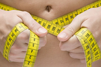 © Marc Dietrich – Fotolia.com Bauch mit Maßband
